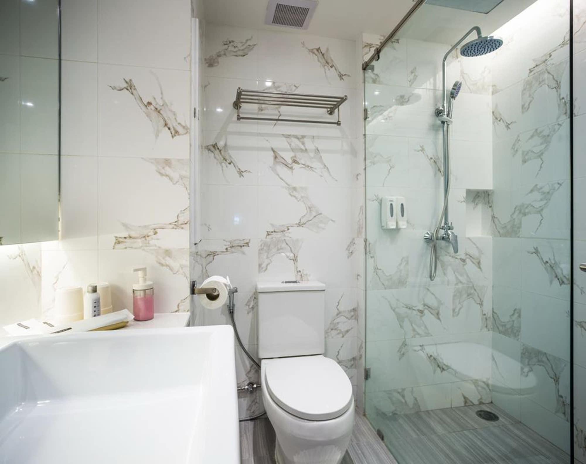 Tranz Khách sạn 4*